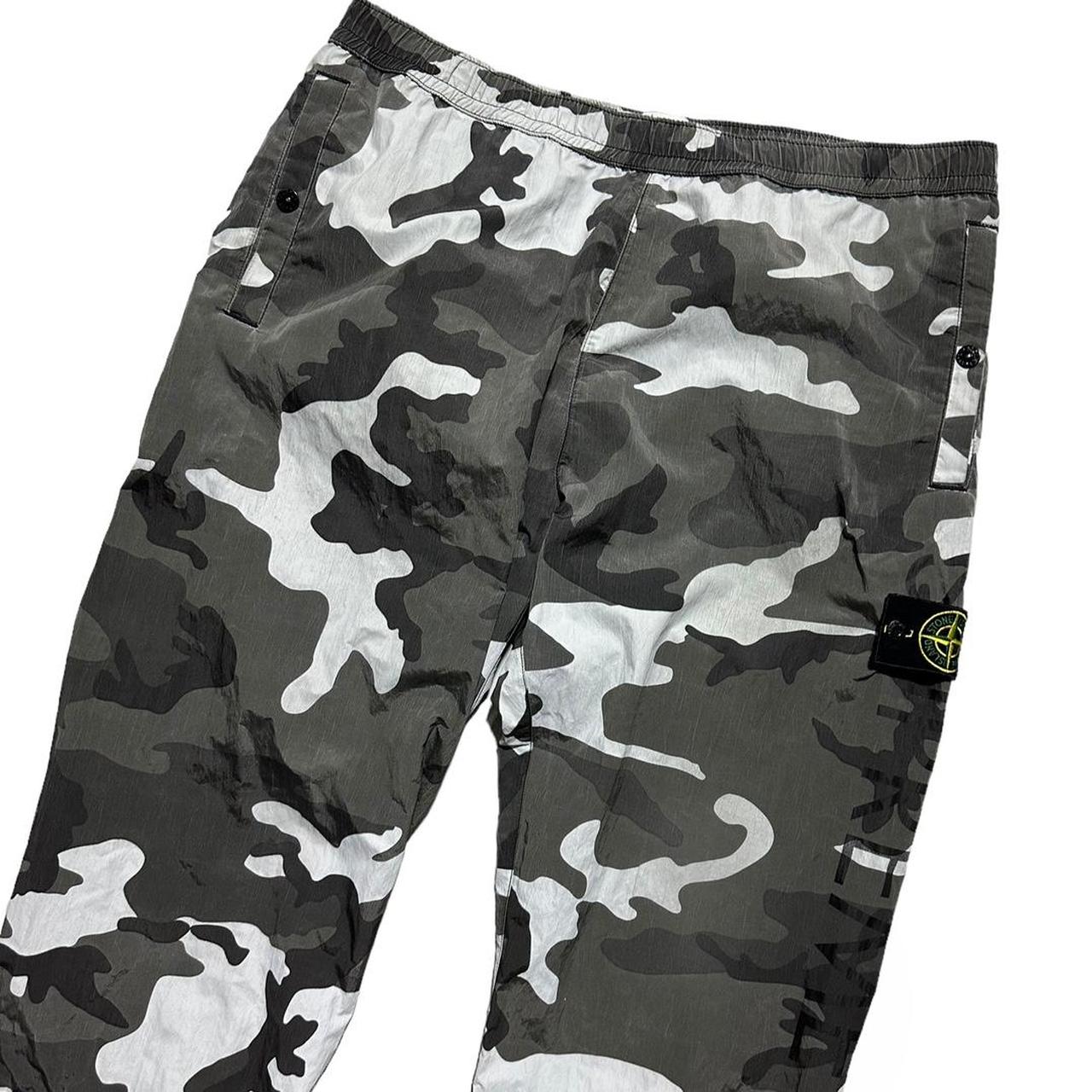 Supreme×Stone nylon cargopants Supreme Stone Island Painted Camo Nylon Cargo Pant (FW20) - $348